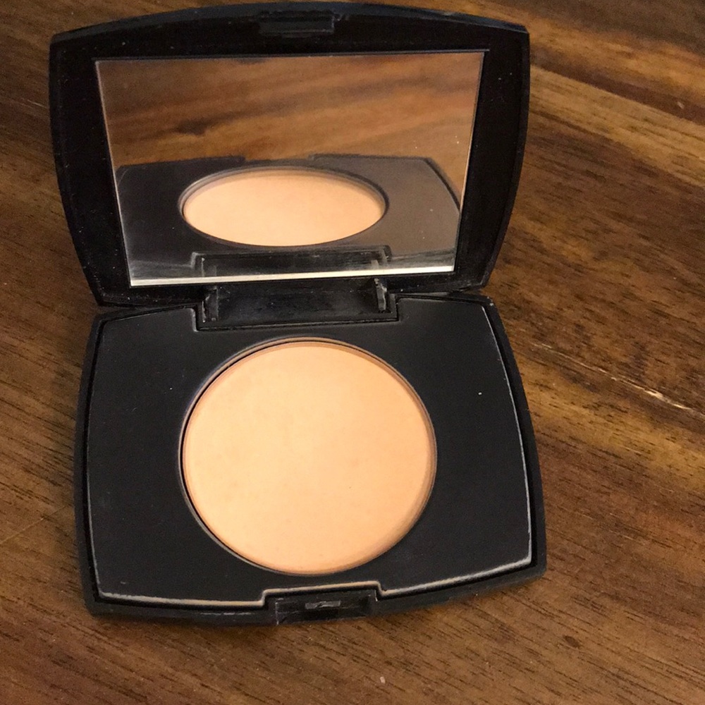 Lancôme dual finish foundation. Free w/ purchase.